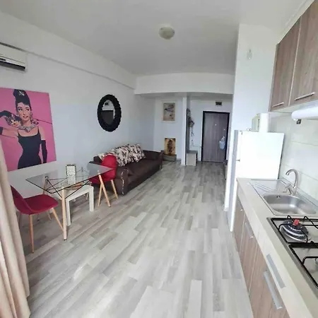 Lyv Summerland Mamaia *